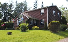 Tulips And Thistle Bed & Breakfast